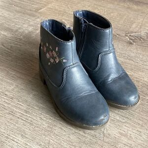 Toddler Floral Booties Blue size 9